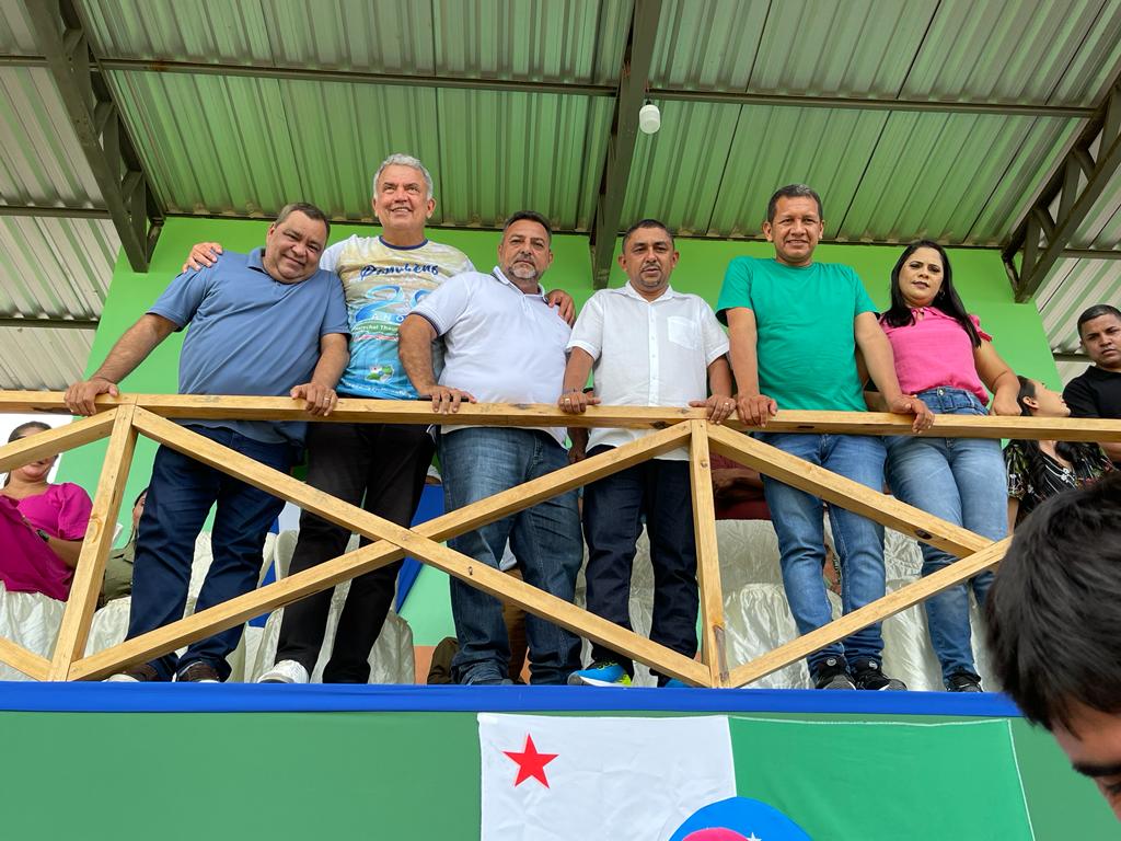 “Naquela região só dá Petecão”, diz senador e pré-candidato ao governo após participar de aniversário de Thaumaturgo